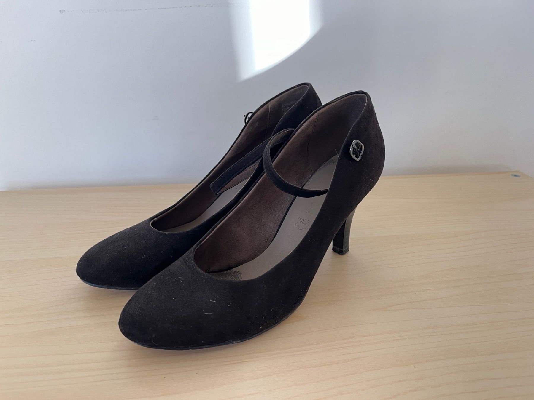 Tamaris Scarpe da donna: Pumps Tamaris Grösse 39 – Usato da Laupen BE venduto da jes_y6q8