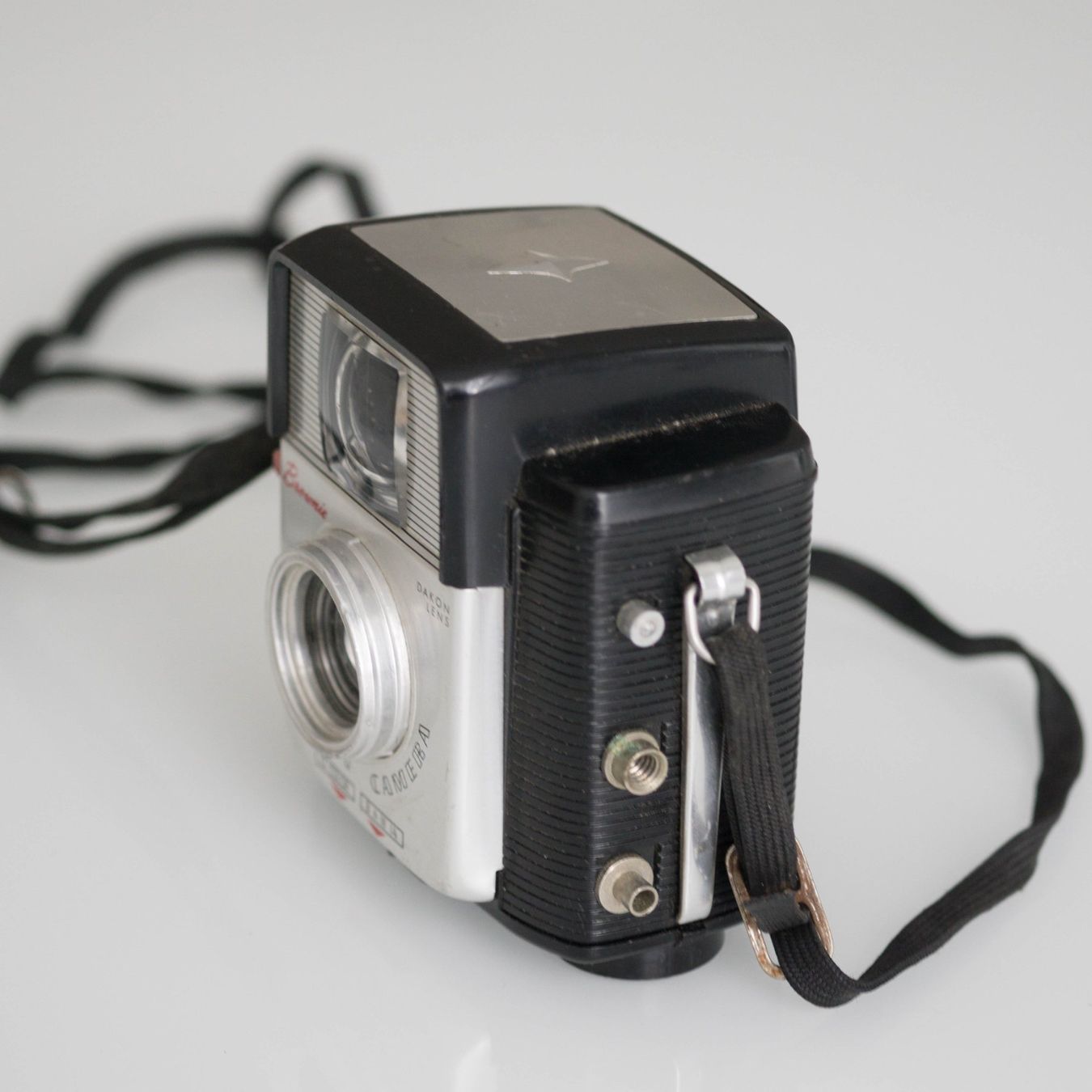 Kodak Fotocamera: Kodak Brownie Starlet Camera- – Usato da Thörishaus venduto da vintagger 1