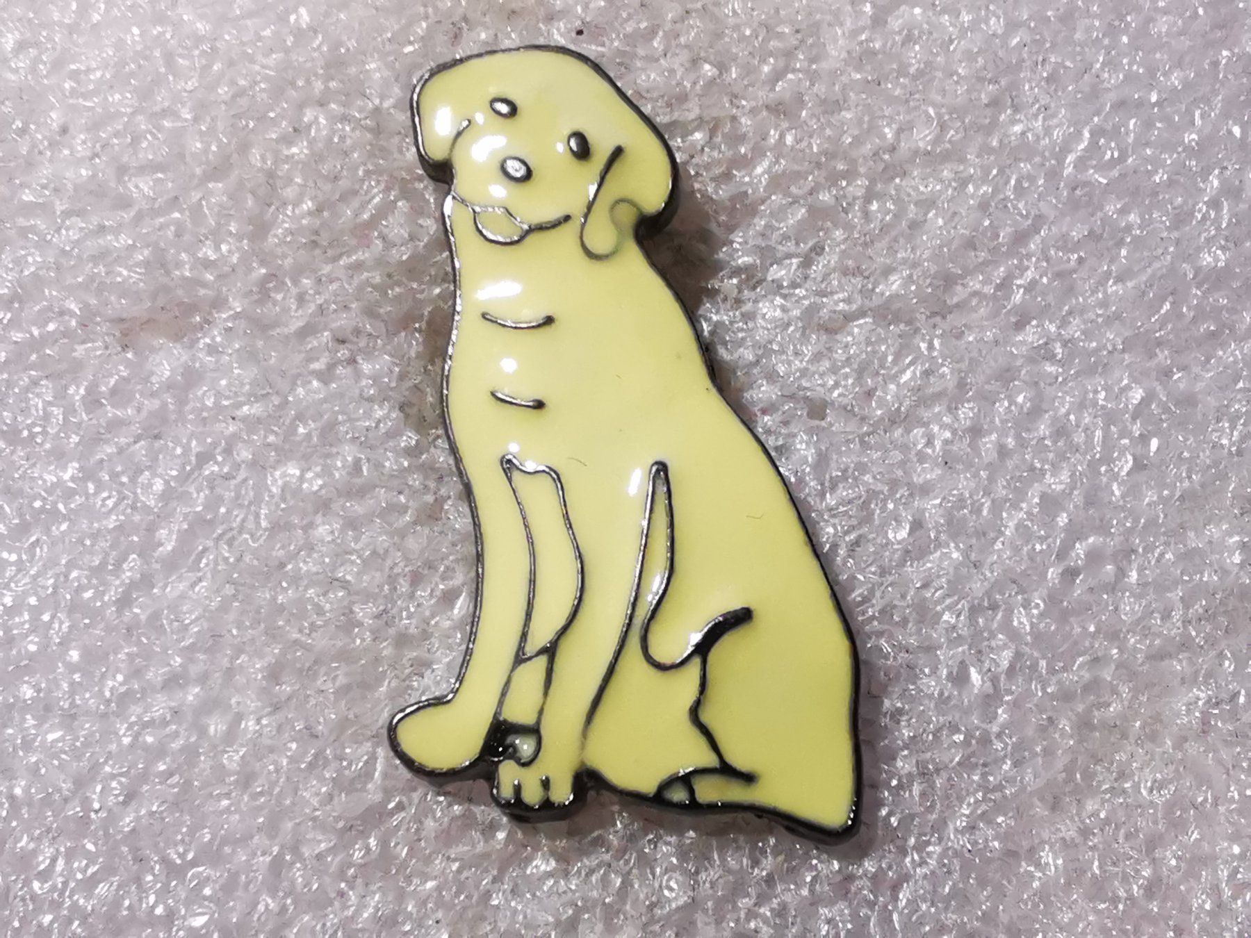 Placchette & Badge: Ansteckpin 121: Hund – Usato da Oppligen venduto da Pin-Fall-Shop