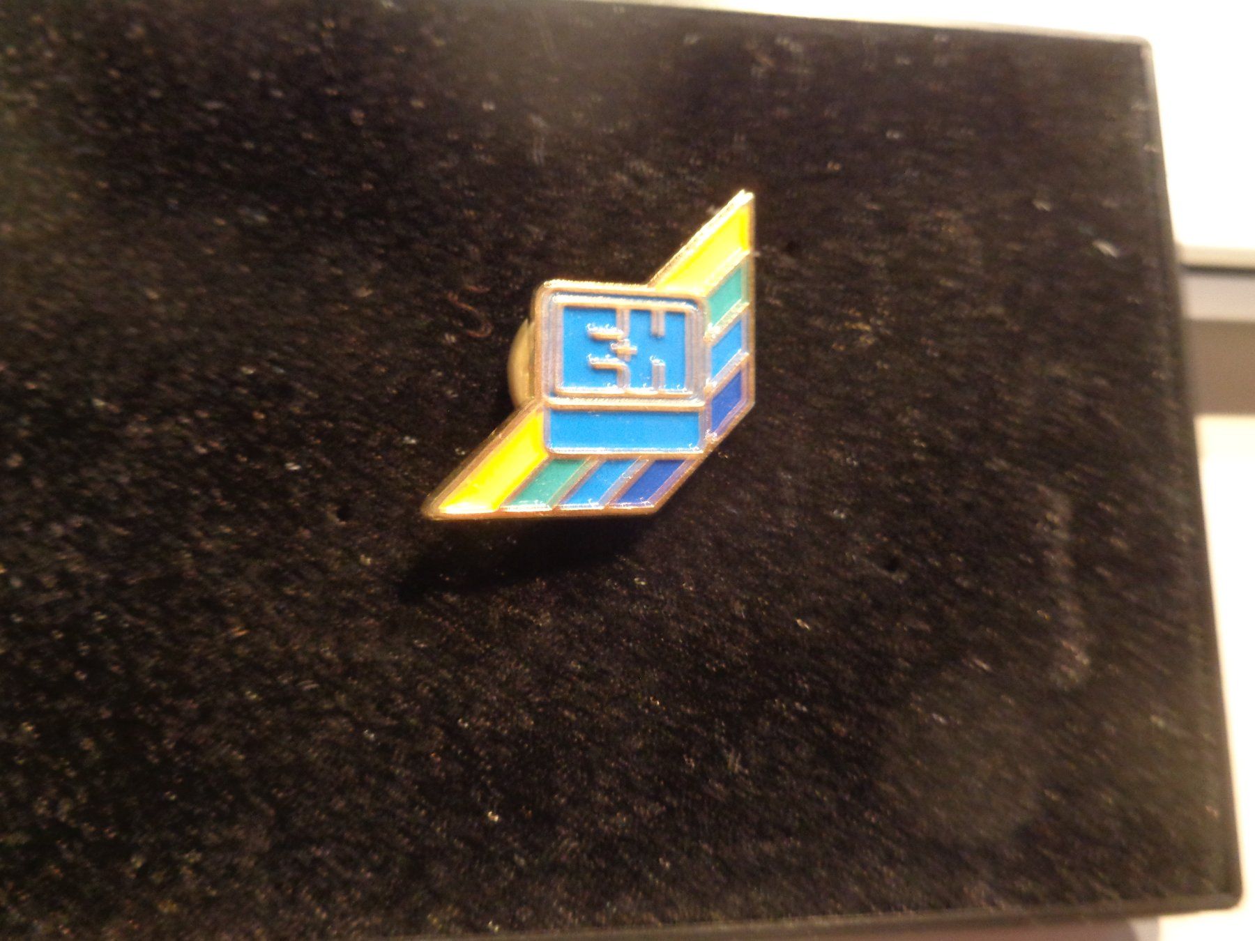 Placchette & Badge: Pin EH – Usato da Birsfelden venduto da Albatros55