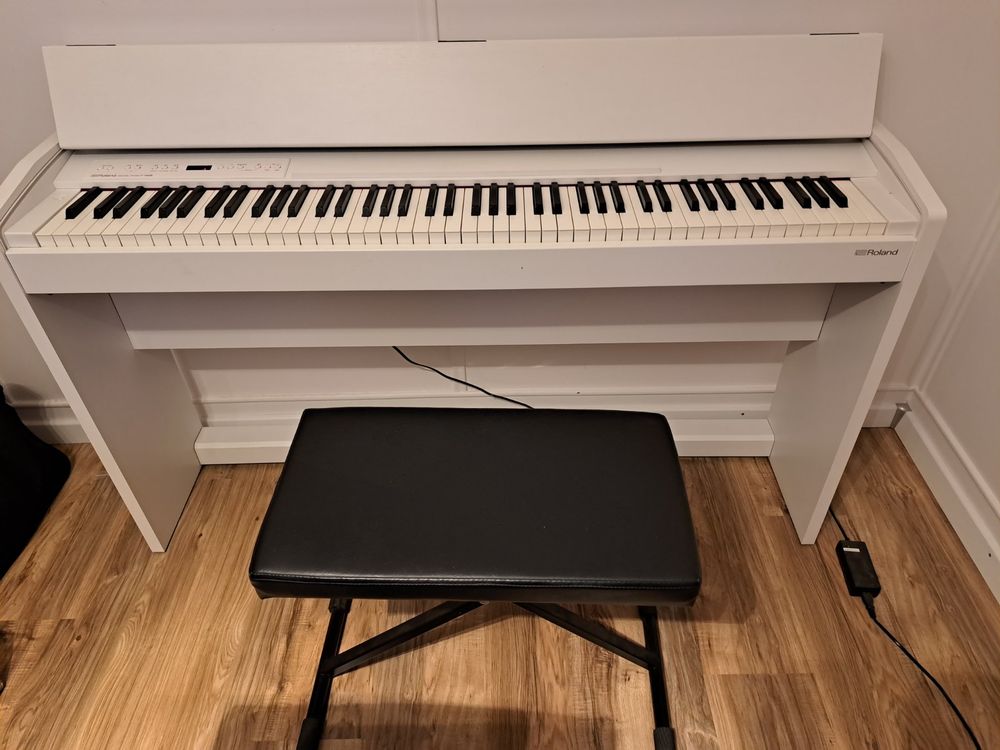 Digital Piano (Roland f140r) Kaufen auf Ricardo