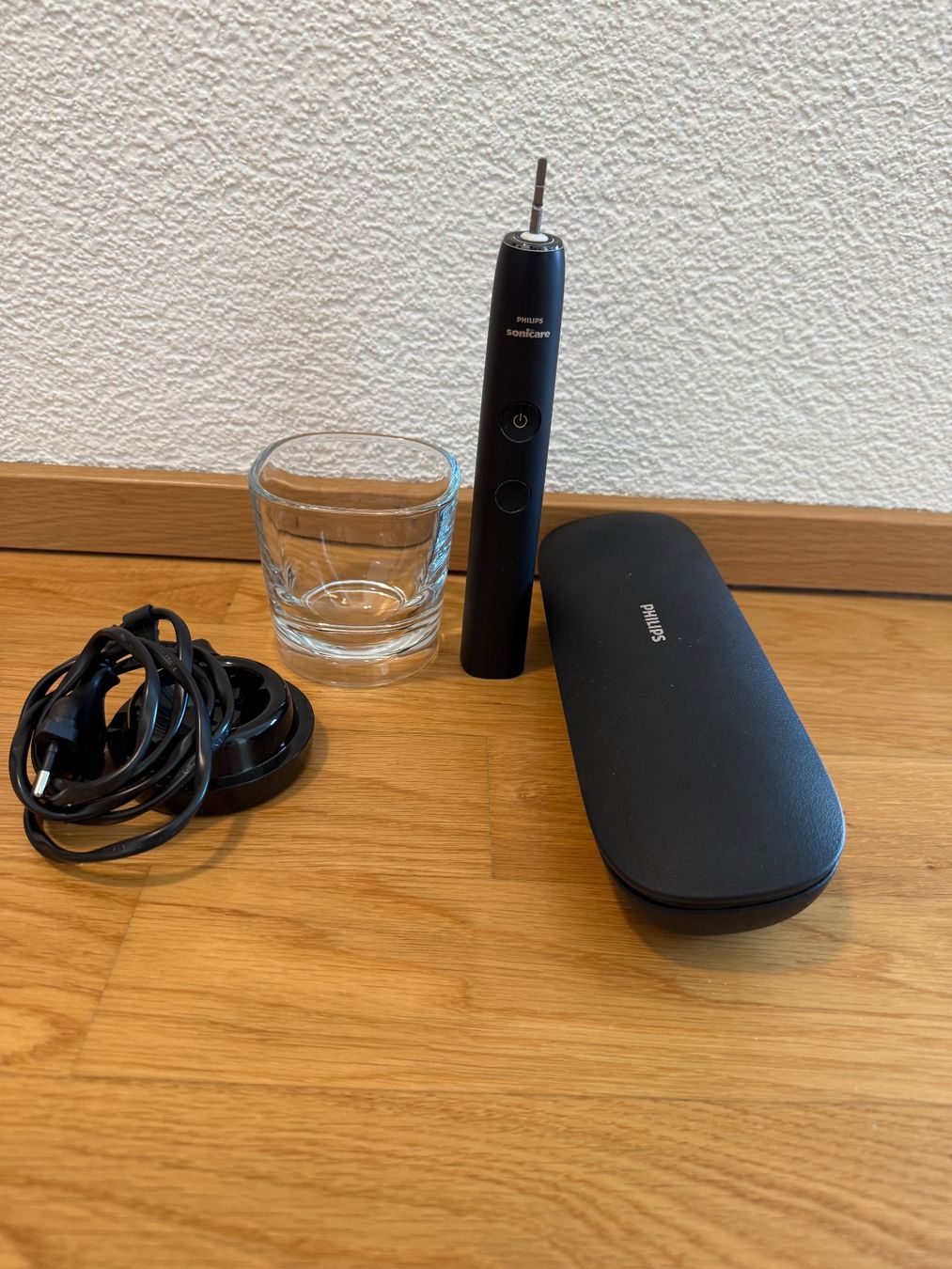 Philips Sonicare Cura dei denti: Philips Sonicare DiamondClean 9000 – Usato da Recherswil venduto da Noname1