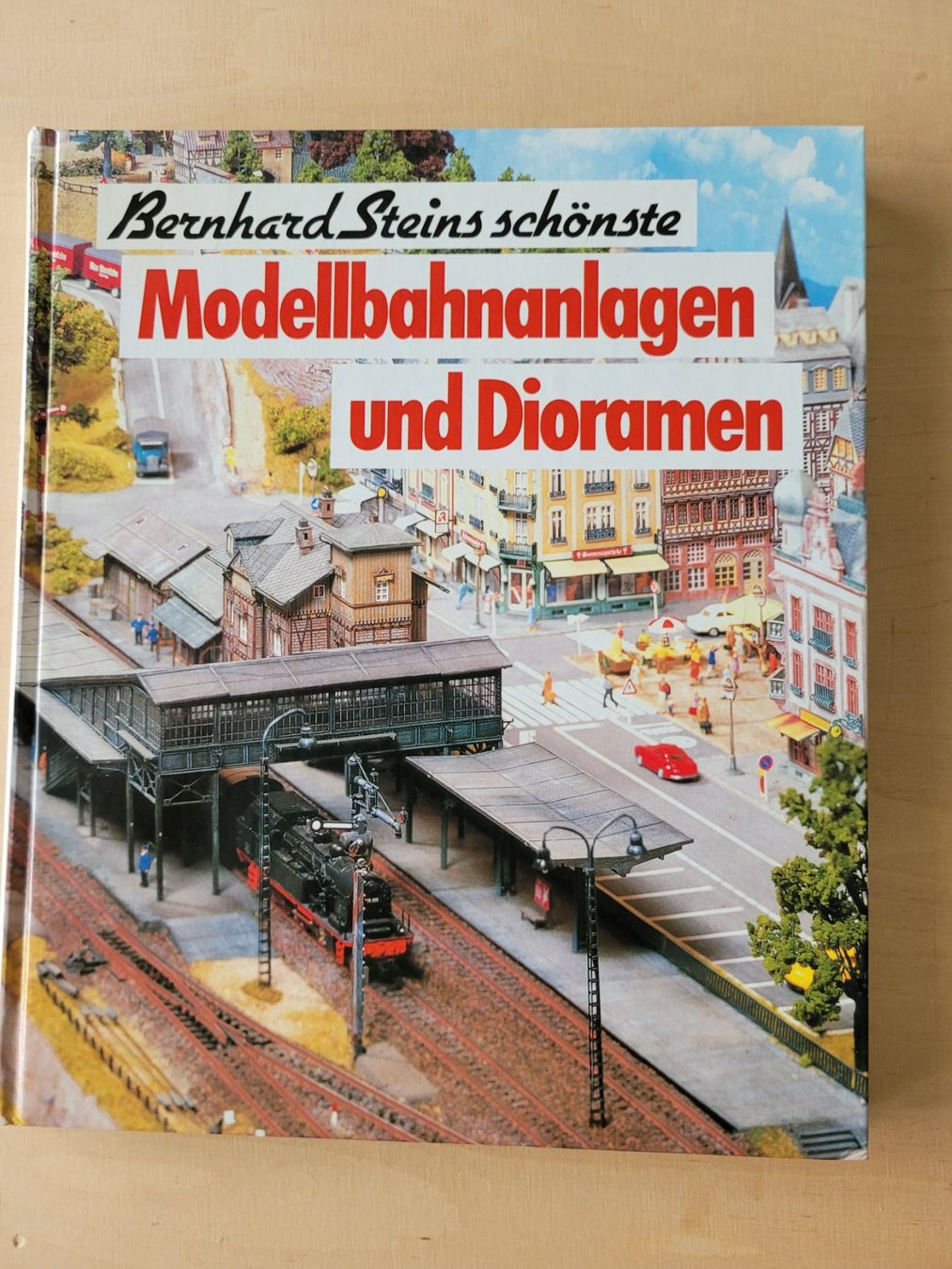Libri: Modellbahnanlagen und Dioramen – Usato da volketswil venduto da ella1961