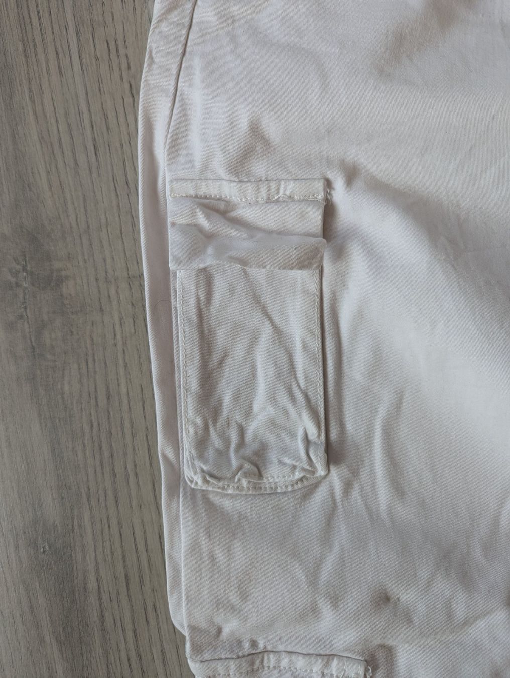 Pantaloni: Weisse Naumy Cargohose Gr. 38 – Usato da Goldingen venduto da YouAreMySunshine 3