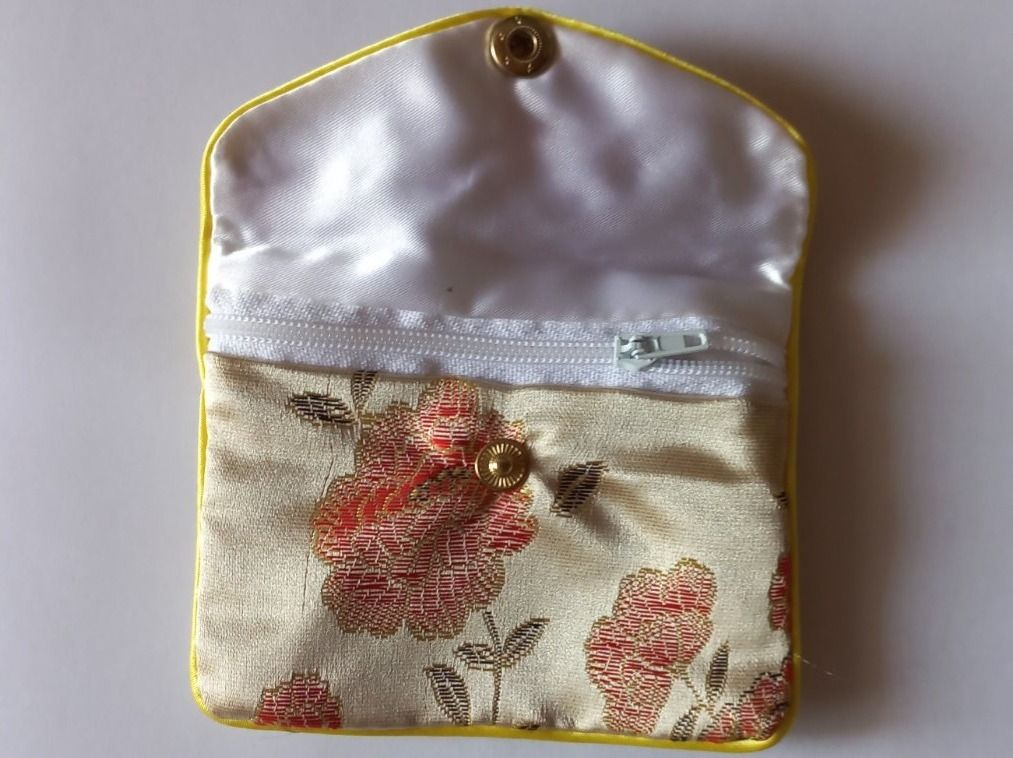 Borse: China Seiden Schmuck Tasche ca. 9x8cm – Nuovo e nell'imballaggio originale da Winistorf venduto da acreativ4 1