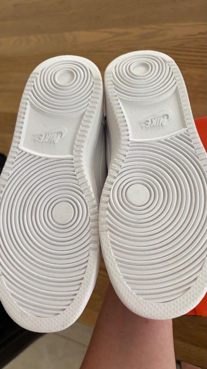 Nike Scarpe per ragazzi: Nike Kinderschuhe  – Nuovo (secondo la descrizione) da Ostermundigen venduto da katant 2