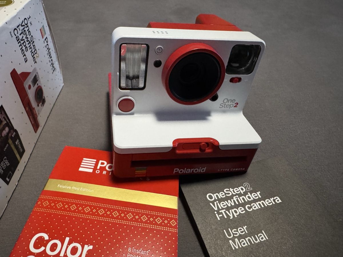 Polaroid Fotocamera: Polaroid OneStep2 Everything Box Red Limited Edition – Usato da Wauwil venduto da RaFiLa 1