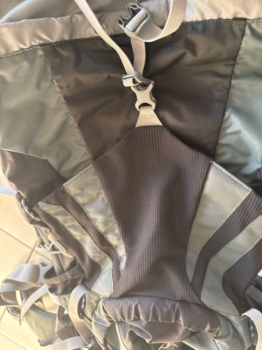 Deuter Zaini: Deuter Act Lite 40 + 10 Backpack (Rucksack) – Usato da Glattbrugg venduto da amitchaudhary82 8