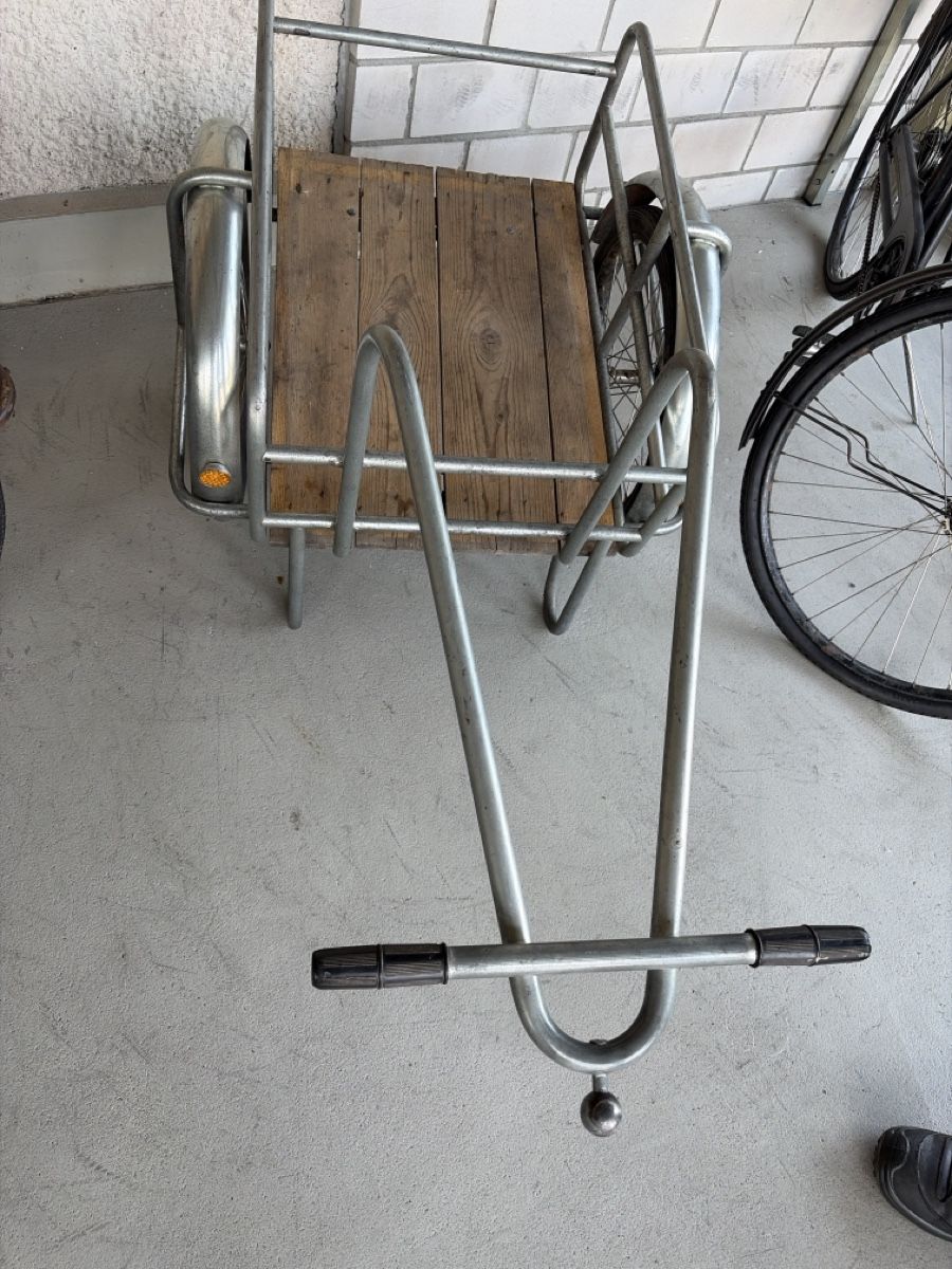 Anhänger: Veloanhänger – Gebraucht aus huttwil von Pakora