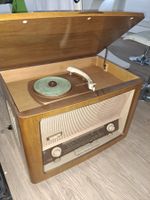 Antikes Radio mit Plattenspieler Siemens 1957
