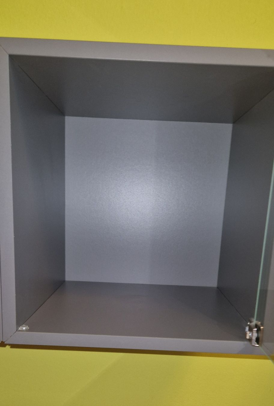 Ikea Scaffali: Wandschrank 3teilig (Eket) – Usato da Zug venduto da Pinche0 7