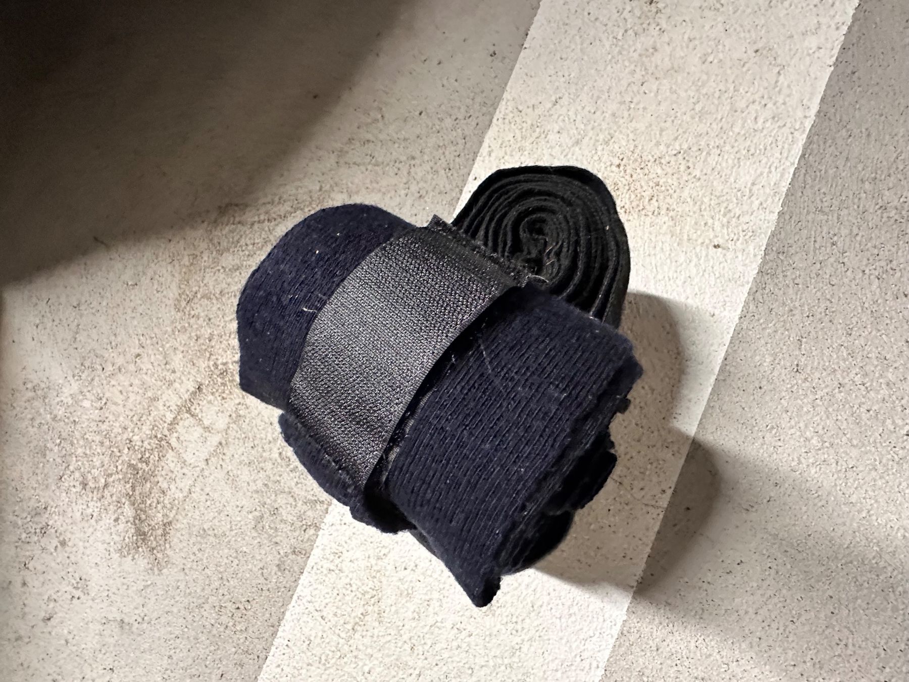 Stinchiere & Fasciature: Pferde Bandagen,, 3x Blau-Schwarz, – Usato da Tuggen venduto da wollistar