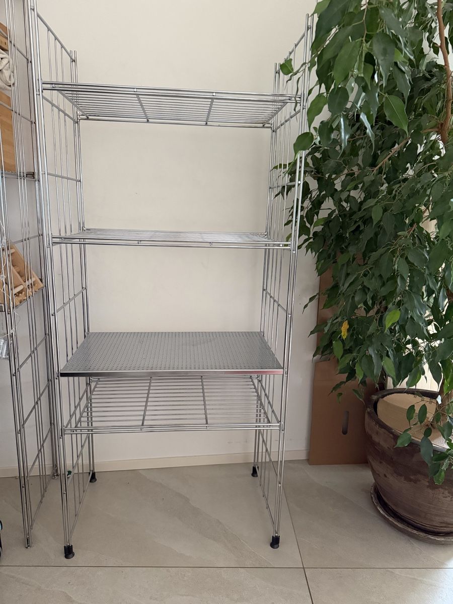 Scaffali: Sehr schönes Steckregal – Usato da Wiesendangen venduto da ec09q631