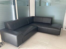 Vendo divano ad angolo in pelle