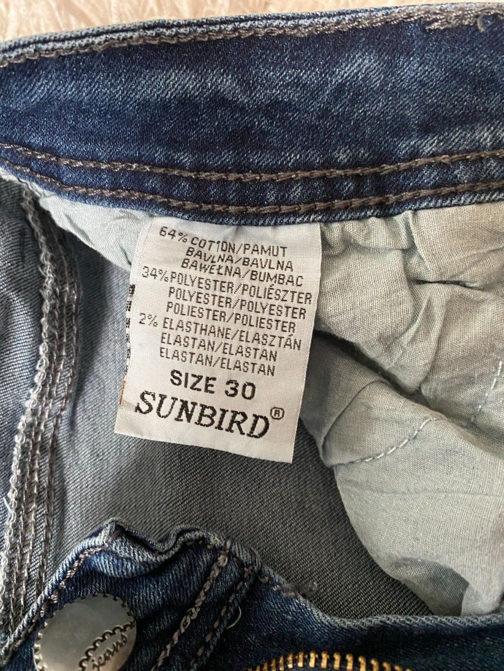 Jeans: Jeans – Nuovo (secondo la descrizione) da Luzern venduto da file_maker 5