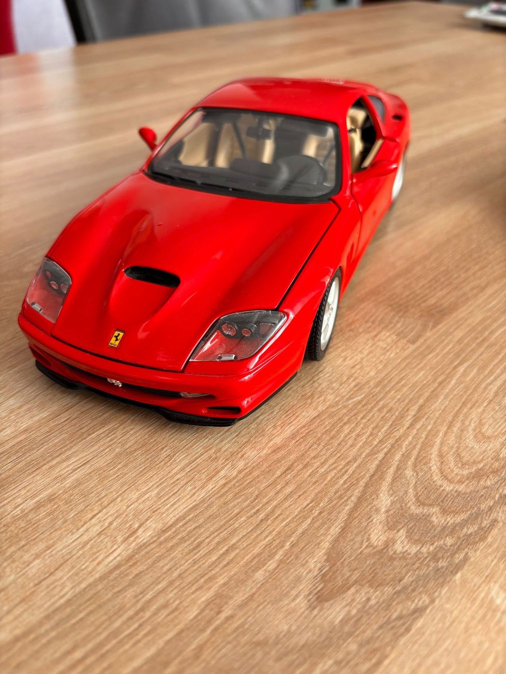 Hot Wheels Modellini d'auto: Verkaufe 3 Ferrari Modelle 1/18 – Usato da Bachenbülach venduto da Gigi610 3