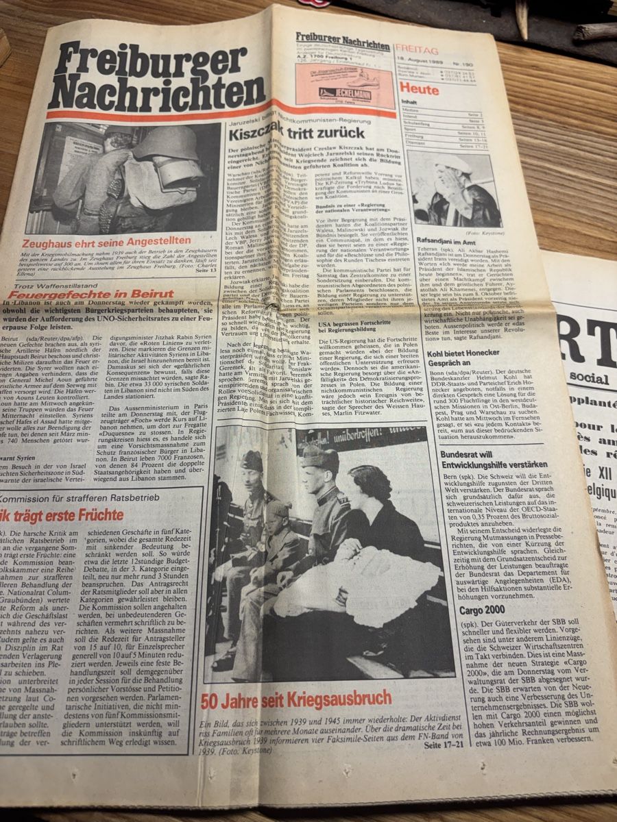 Revues & Magazines: Journal Freiburger Nachrichten – D'occasion à Heitenried par Petize