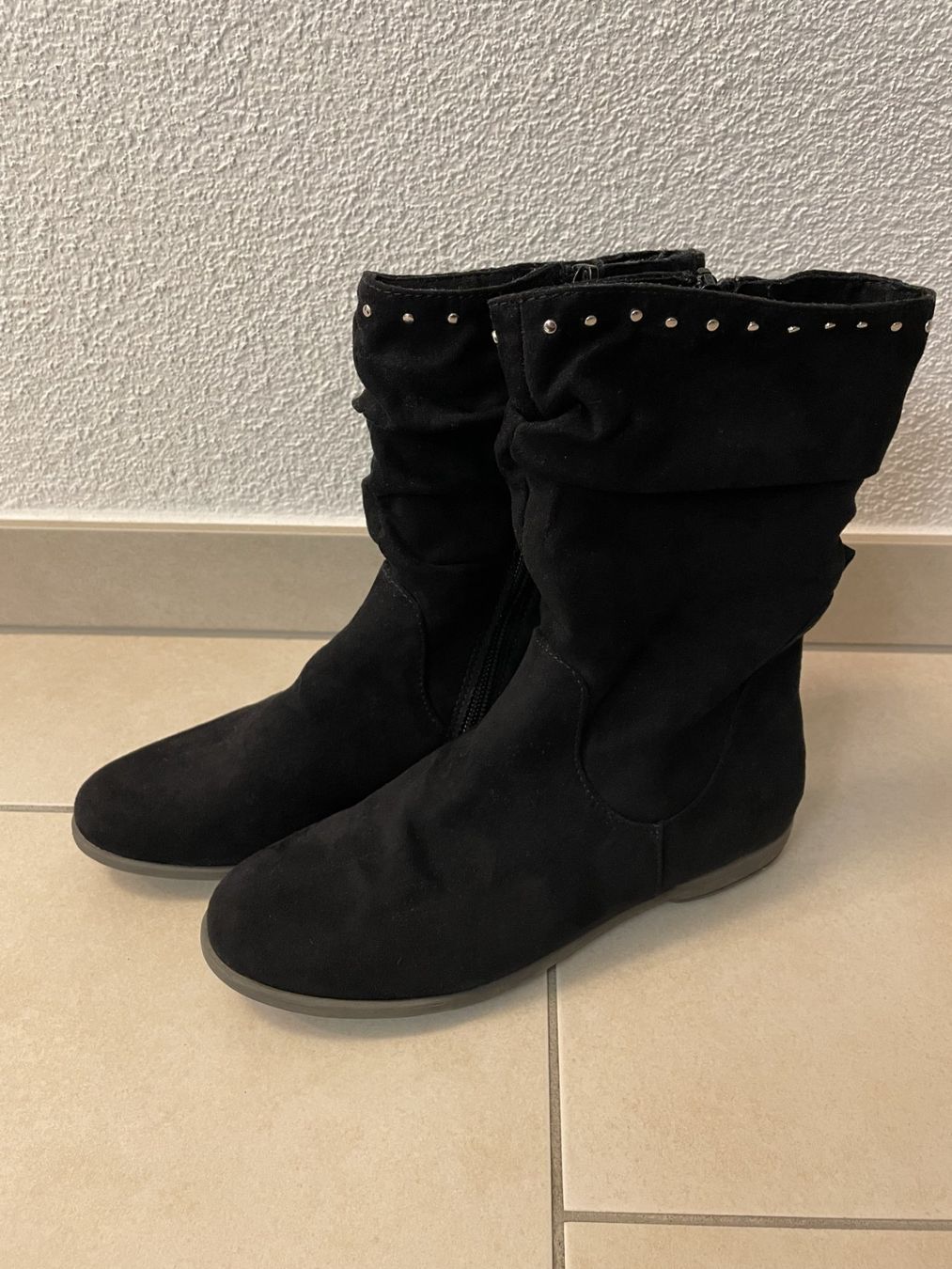 Scarpe per ragazze: Winterstiefel 34 neu – Nuovo (secondo la descrizione) da Küssnacht am Rigi venduto da icbicb 1