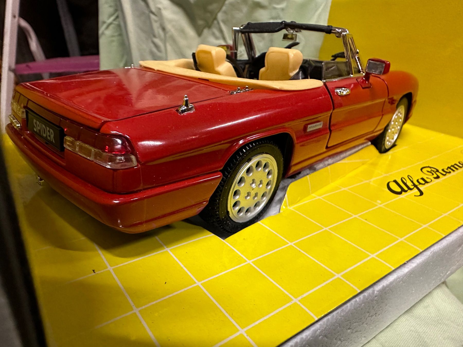 Alfa Romeo Modellini d'auto: Alfa romeo Spider italia Oldtimer Cabrio – Nuovo (secondo la descrizione) da Reinach AG venduto da rares75 2
