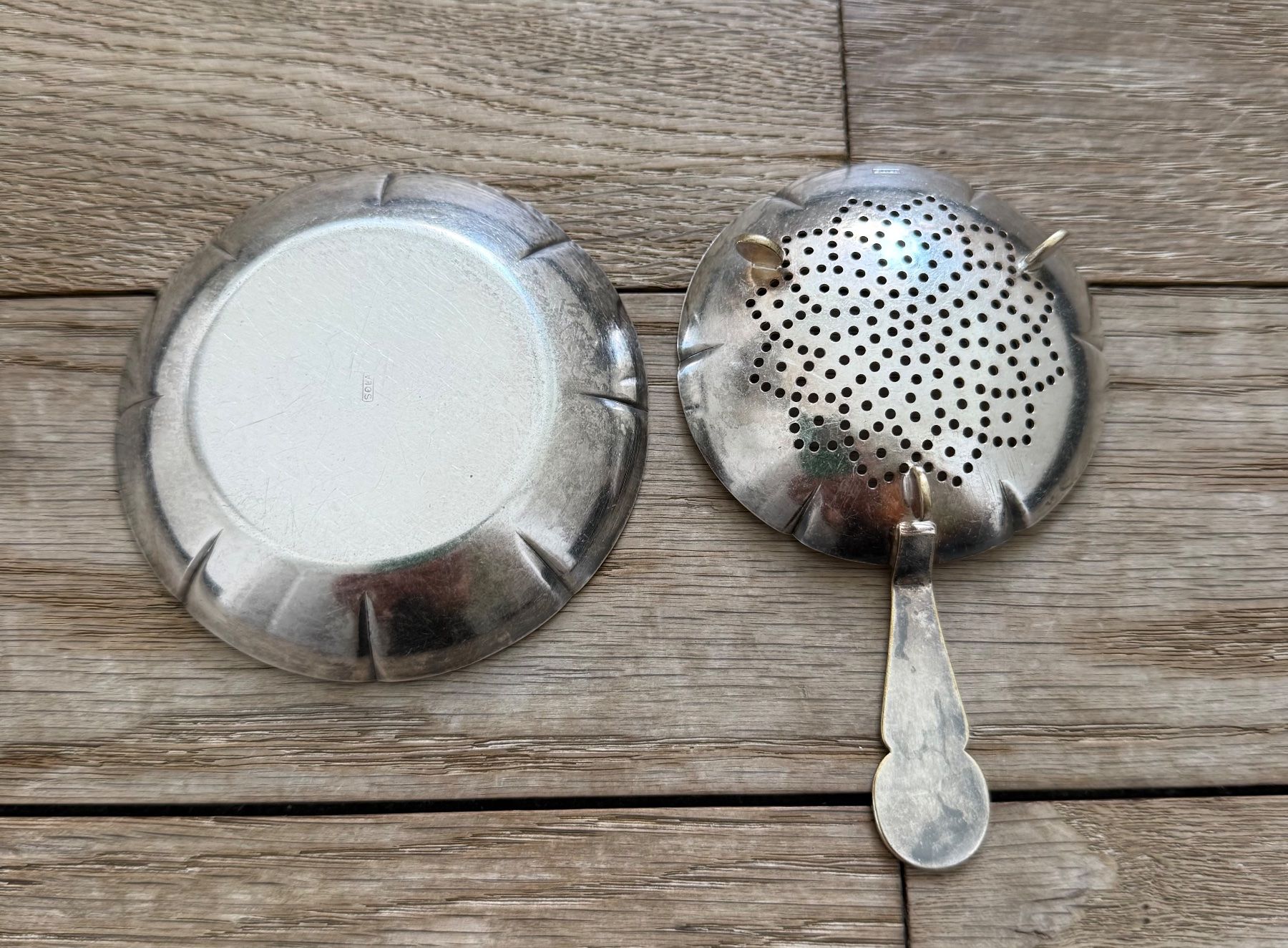 Services de table: Vintage versilbertes mit Untersetzer Teesieb – D'occasion à Luzern par Mamutpe 1