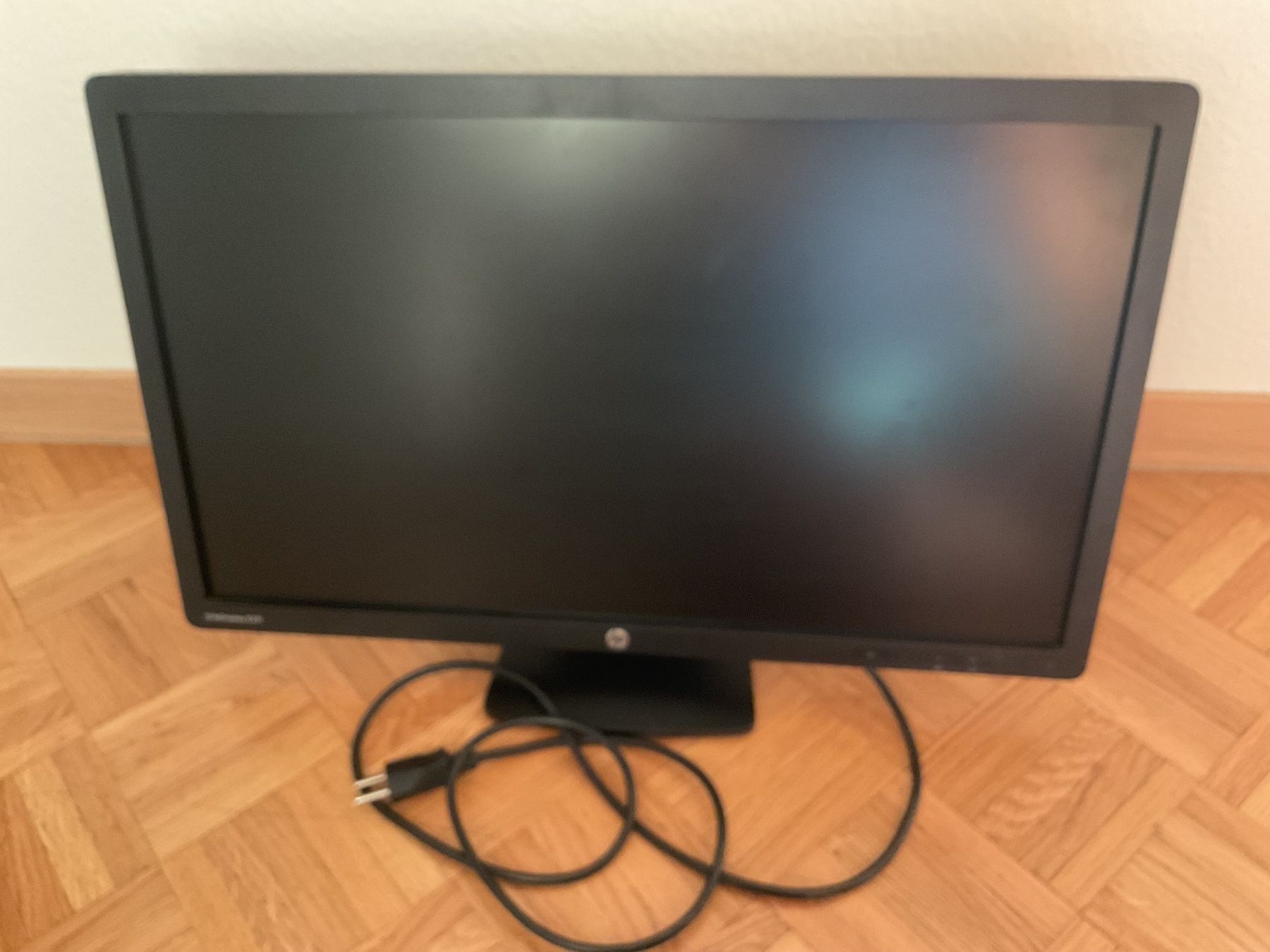 Monitor: PC Bildschirm – Usato da Zürich venduto da Luciateresa 1