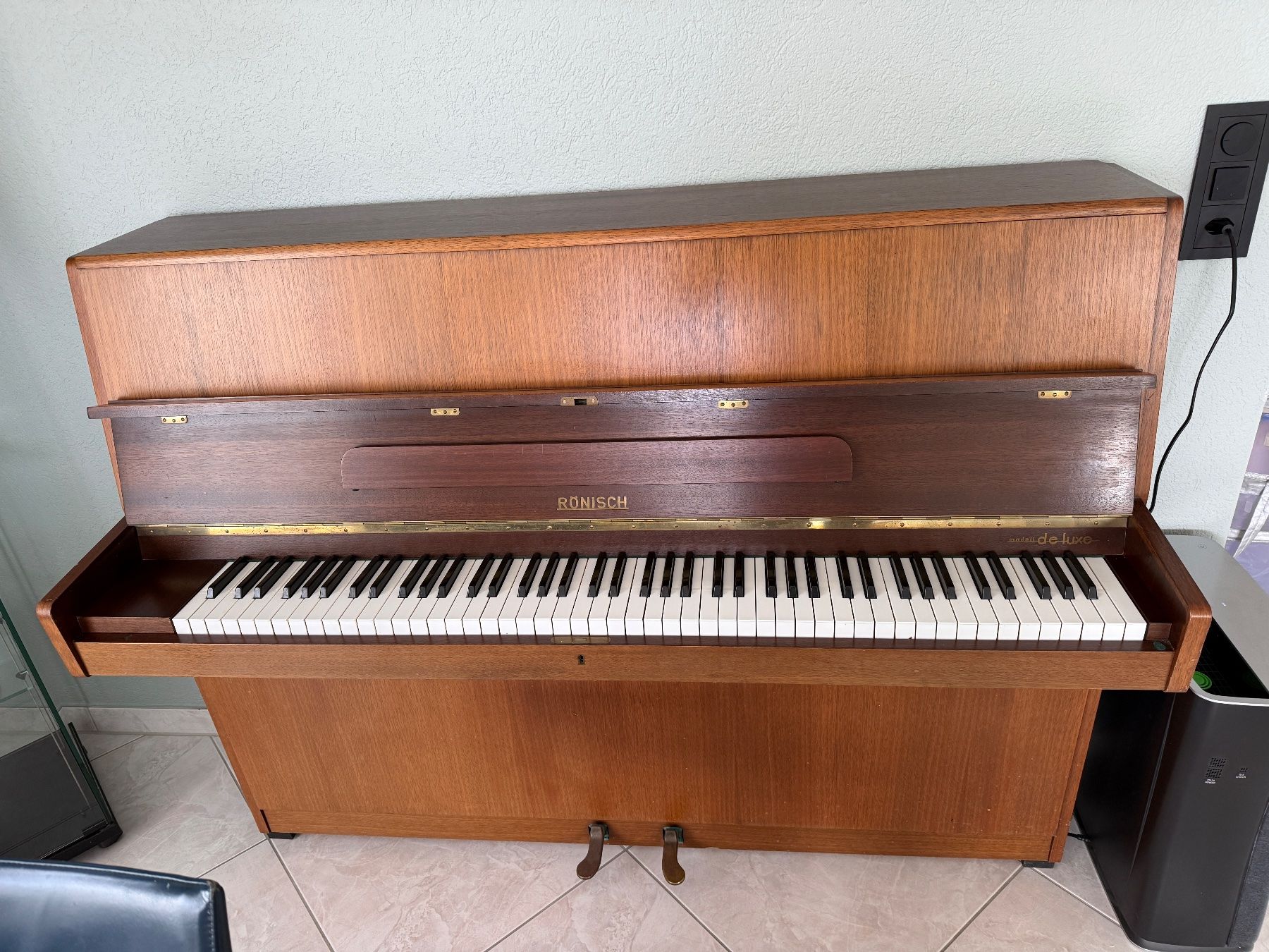 Strumenti musicali: Altes Klavier – Usato da St. Gallenkappel venduto da Donmarcelo 1
