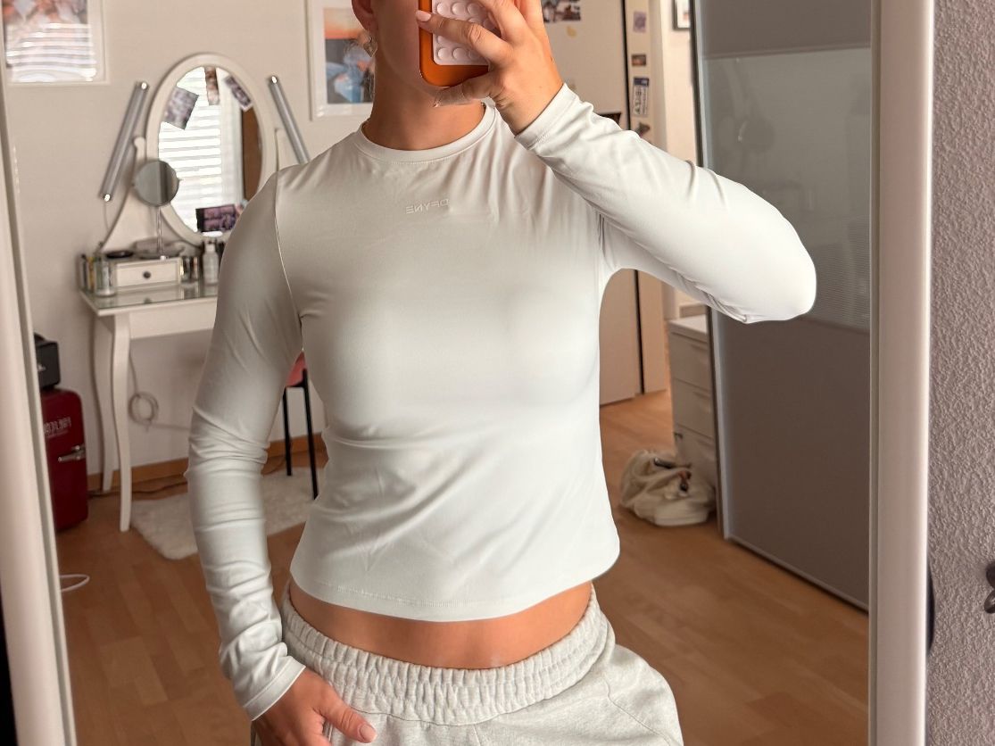 DFYNE Tops: DFYNE Long Sleeve – Gebraucht aus Wangen ZH von sha_5flw