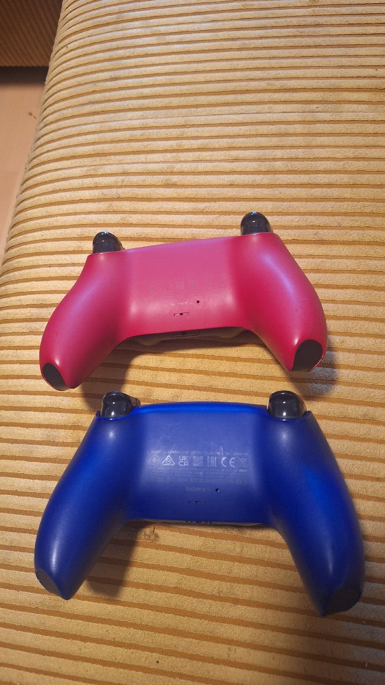 Sony Manettes: Playstation 5 Controller Kobaltblau & Volcanic red – Neuf (Voir description) à St. Gallen par AnnaRamon 1