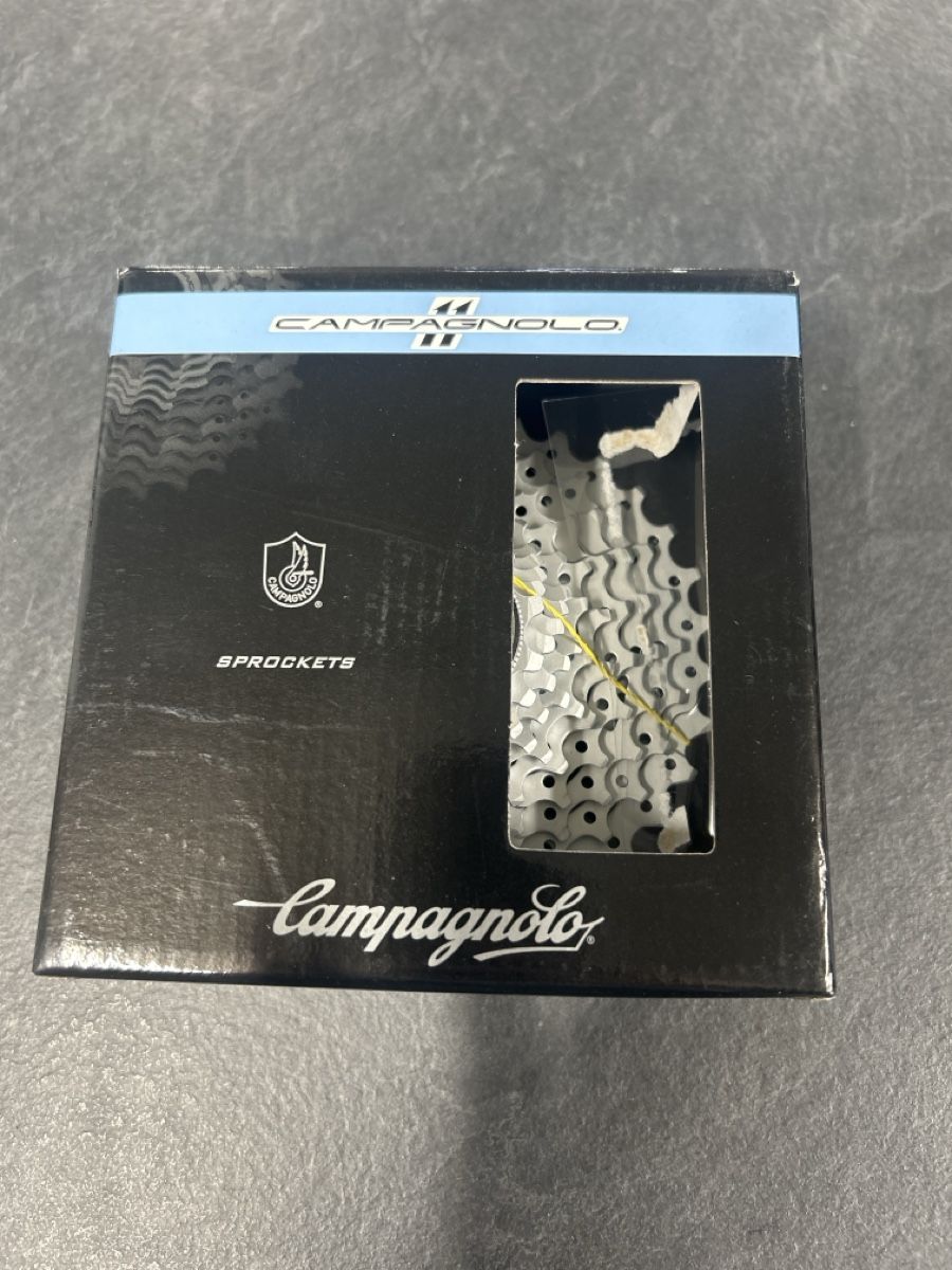 Musicassette: Neue Campy 11 Gang Kassette 11-32 – Nuovo e nell'imballaggio originale da Jens venduto da knippcycling
