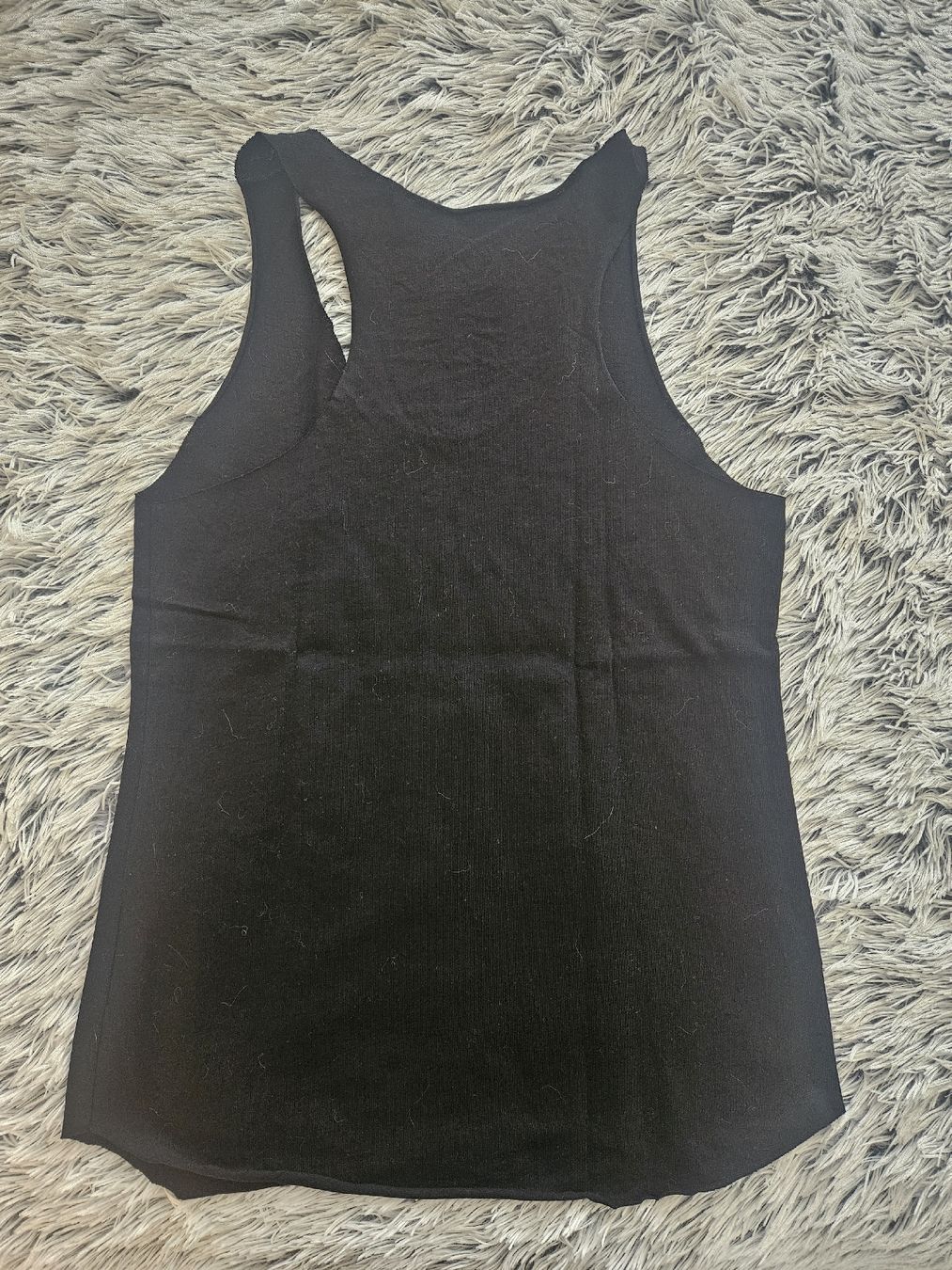 Top: Débardeur noir "En Mode C*******, taille S – Nuovo (secondo la descrizione) da Morges venduto da Mlle_Croft_91 1
