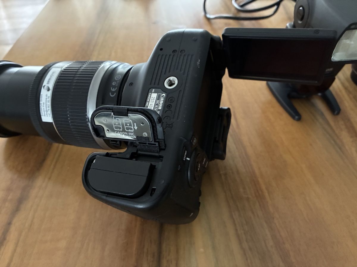 Canon Fotocamera: Canon EOS 60D Set mit Objektiv und Blitz gebraucht – Usato da Zuzwil SG venduto da simbo11 7