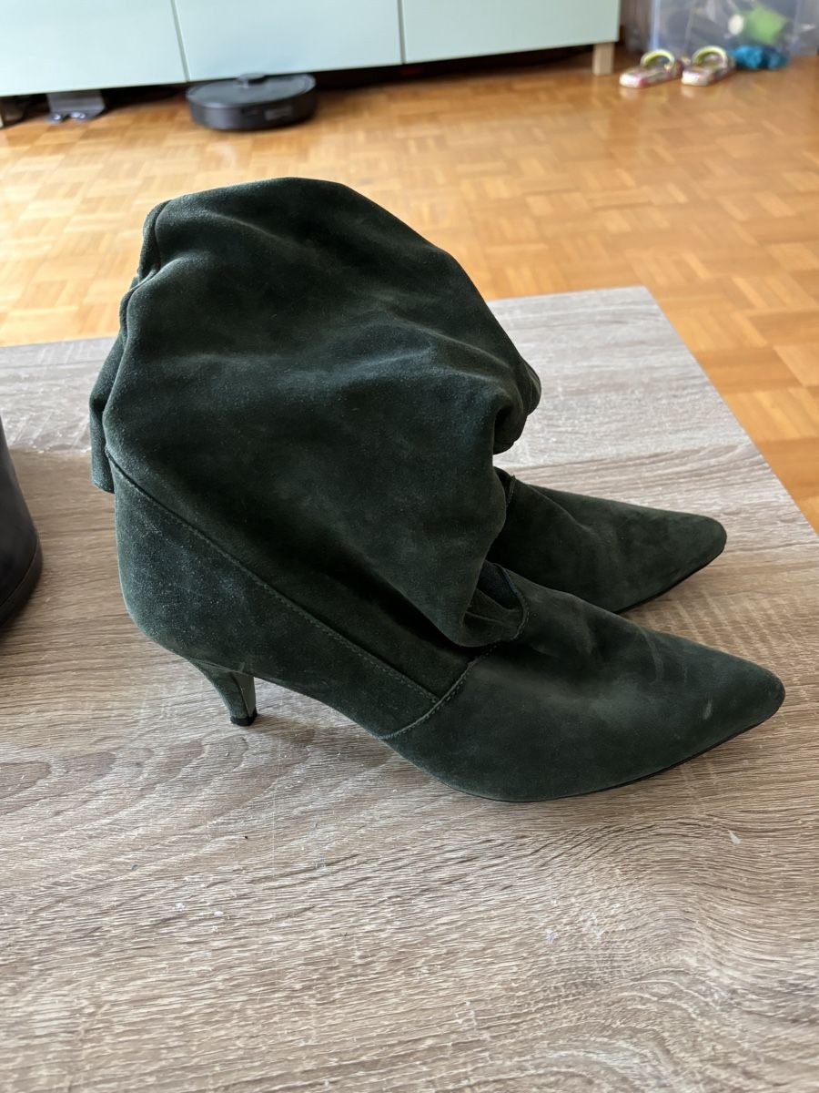 Scarpe da donna: Grüne Leder Stiefeletten – Nuovo (secondo la descrizione) da Untersiggenthal venduto da sladja25