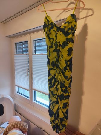 Damen Kleid VERO MODA Neon Grösse 38 mit Muster neuwertig