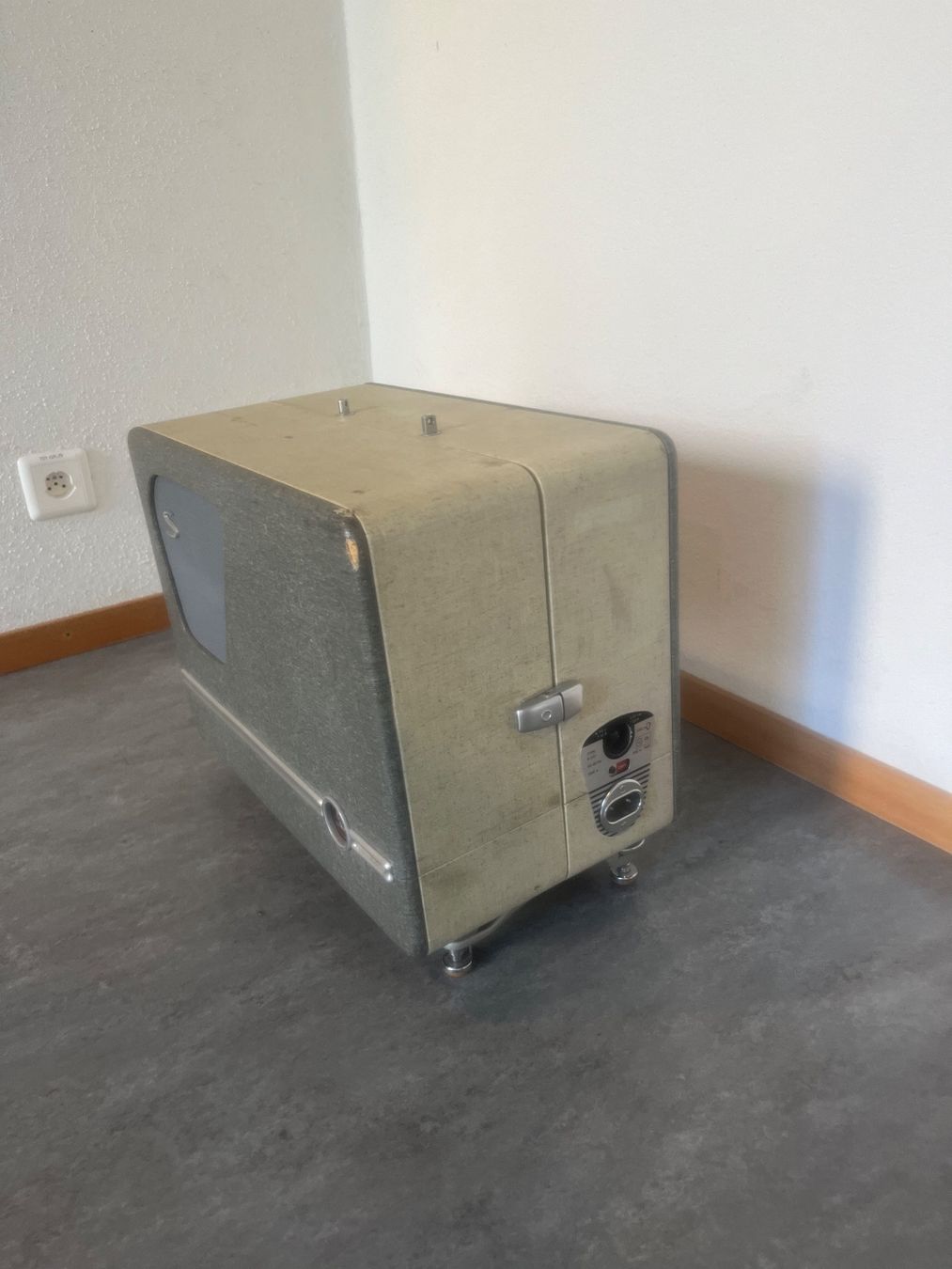 Pellicole: Ancienne projecteur  de cinema – Usato da lausanne venduto da esploras