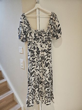 Leinenkleid & other Stories gr.44 (klein)