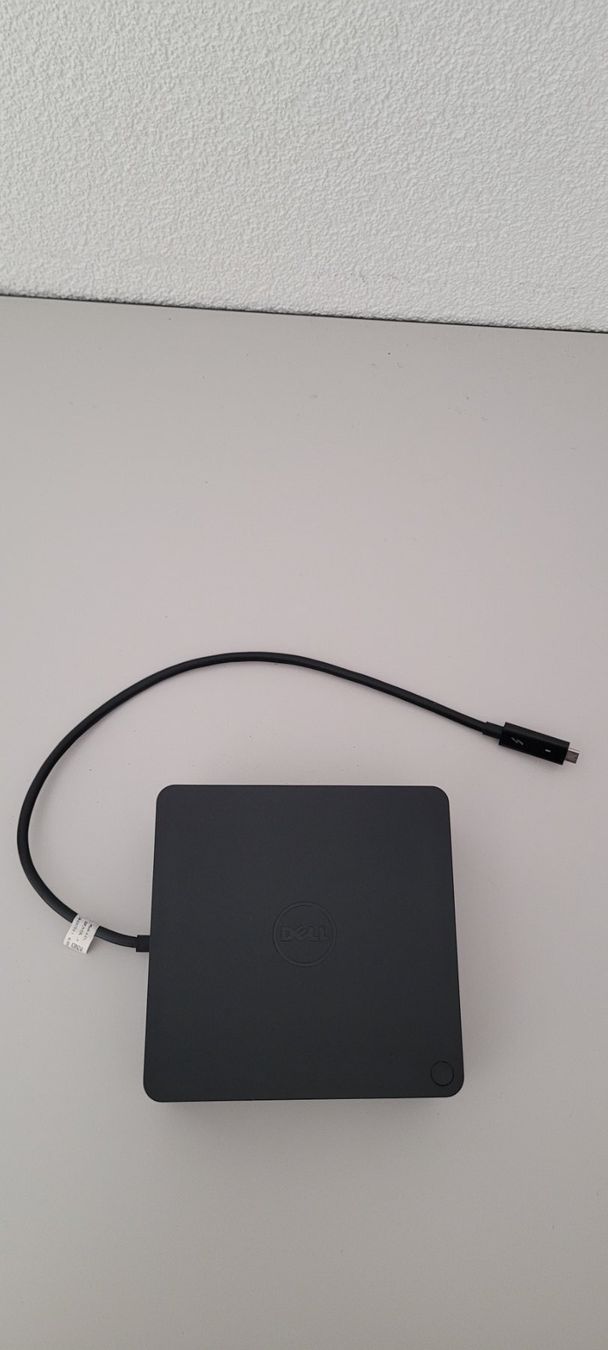 Dell Docking station: Dell Thunderbolt USB-C Dock für Laptops K16A – Usato da Zürich venduto da Meknezzi