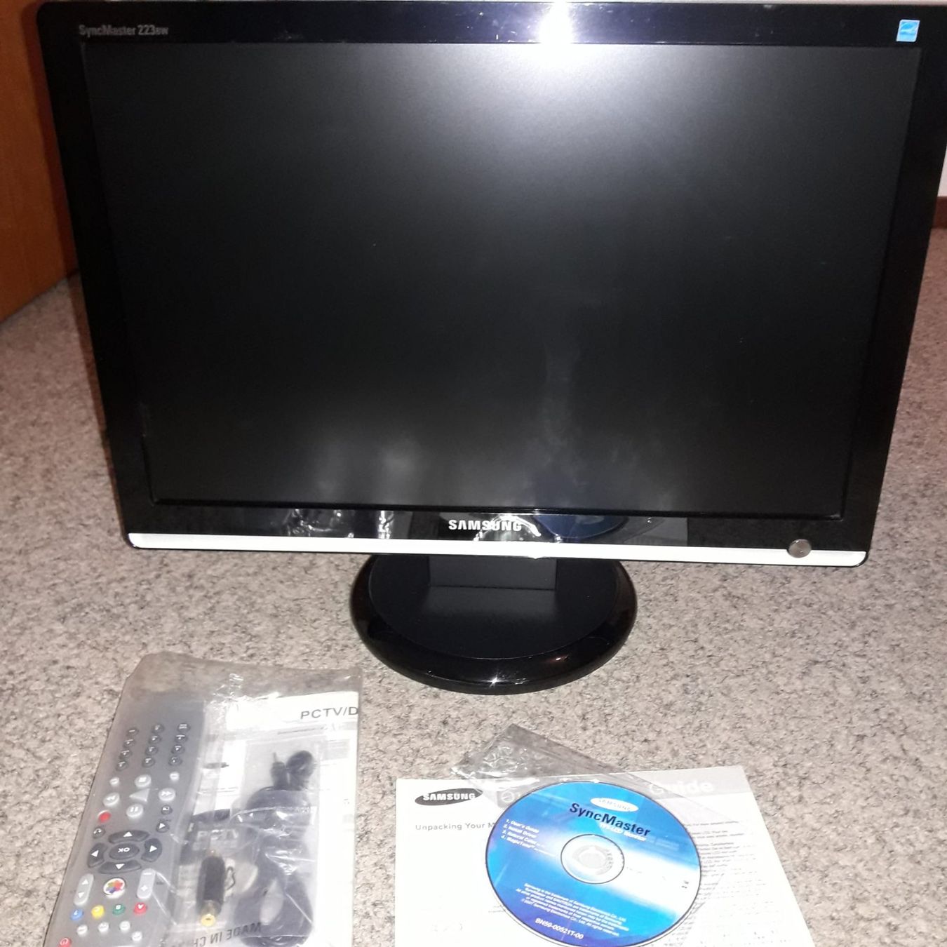 Samsung Monitor: Samsung Syncmaster 223BW – Usato da Safenwil venduto da Grazydance