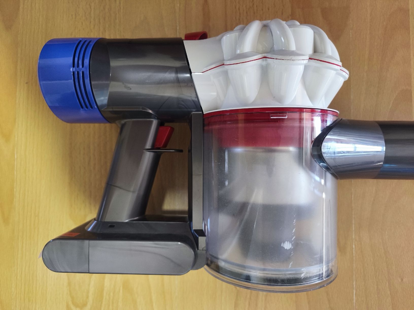 Dyson Aspirapolveri & Accessori: Dyson V7 (Modell SV11) – Usato da Altbüron venduto da Theo_Dotus 2