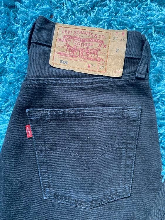Levi's Jeans: Levi's 501 Black Jeans - W27 L32 – Nuovo (secondo la descrizione) da Oberentfelden venduto da feschli89 1