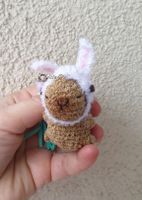 Amigurumi Schlüsselanhänger mit Capybara  Kaninchen Hasen