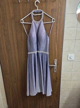kurzes glitzernes Abendkleid