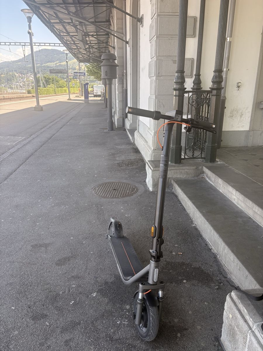 Scooter: XIAOMI Scooter 6 Lite E-Roller (10 ", Schwarz) – Nuovo (secondo la descrizione) da Richterswil venduto da nik_bp2f 2