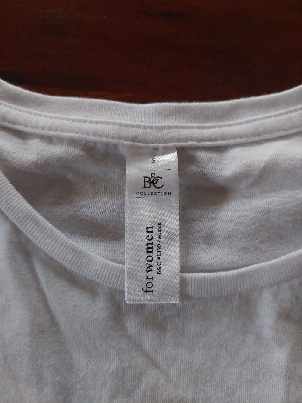 T-shirt: B&C T-Shirt Eule Grösse S – Nuovo (secondo la descrizione) da Beckenried venduto da Havacola 2