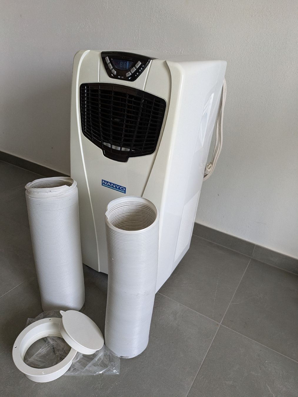 Nanyo Condizionatori: Climatisateur Mobile Nanyo 25A – Usato da Les Breuleux venduto da echappatte 2