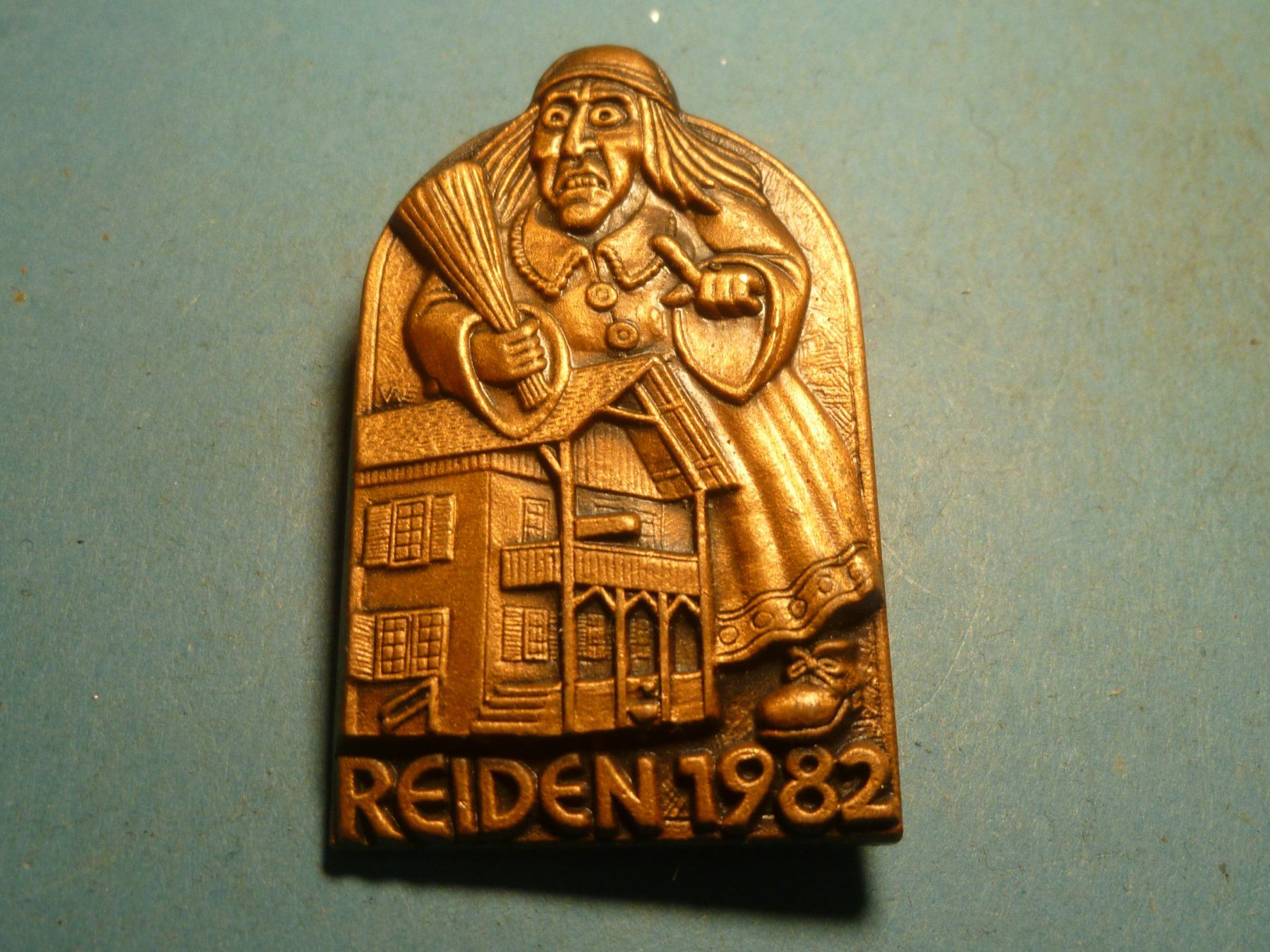 Placchette & Badge: REIDEN 1982 BRONZE – Usato da Ried (Muotathal) venduto da Mandarin02