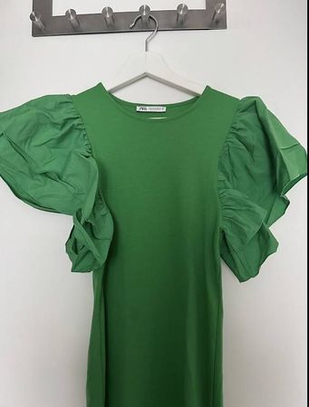 Zara Kleid Grün mit Rüschenärmeln, Grösse S