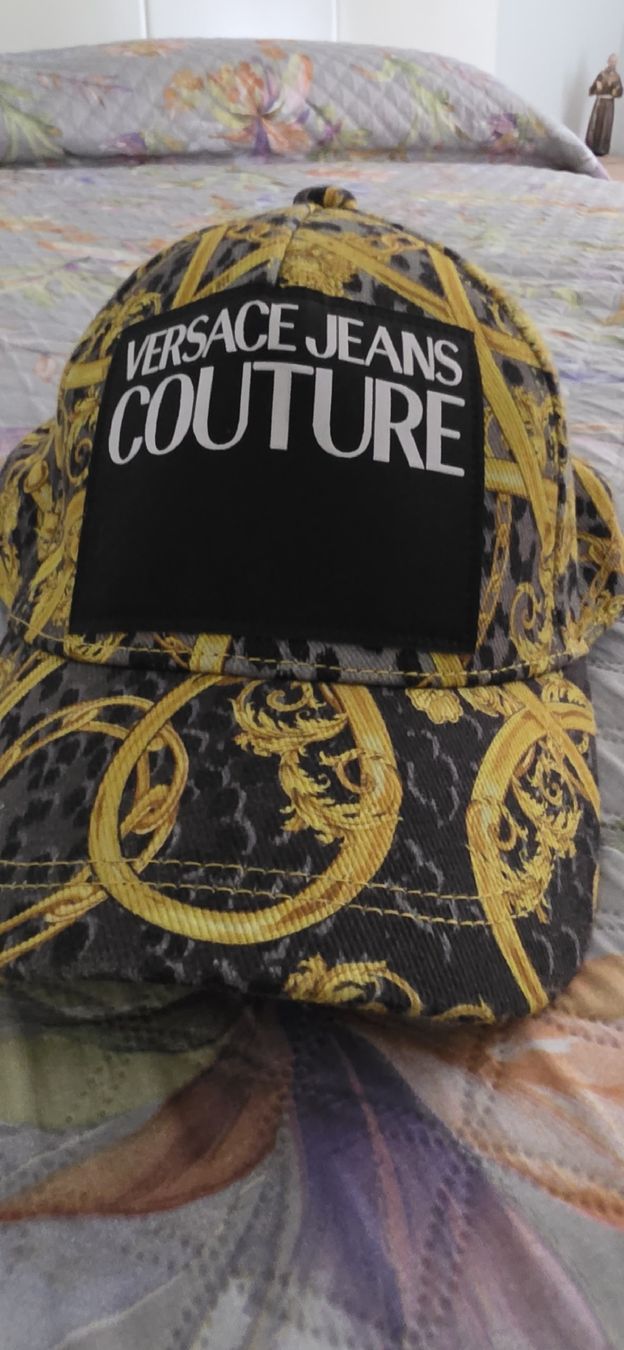 Versace Hüte, Mützen & Caps: Versace Cap wie Neu – Gebraucht aus Gontenschwil von erm_sp56