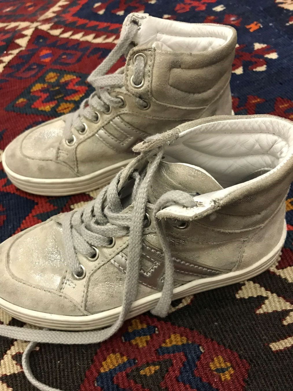 Hogan Scarpe per ragazze: Sneaker von Hogan silber – Usato da Wohlen b. Bern venduto da Beppe99