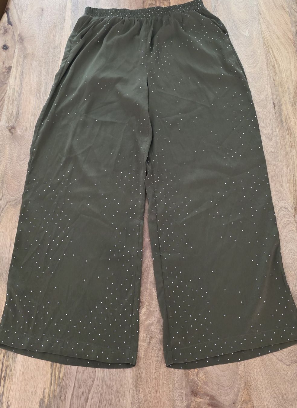 Pantaloni: Hose mit Nieten Khaki Grösse M/L – Usato da Rheinsulz venduto da Gilea 3