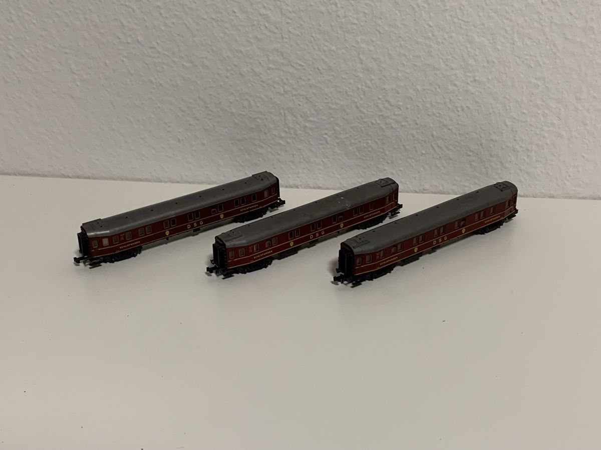 Modelleisenbahnen: DSG-Schlafwagen Rot 3-teilig – Gebraucht aus Neuenegg von Mazdanier